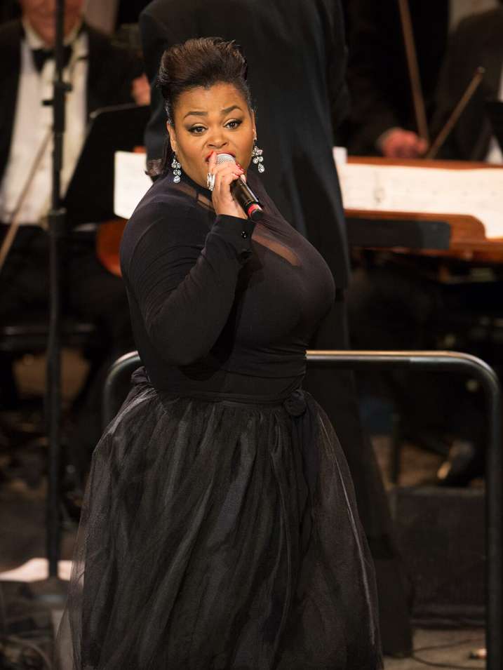 Jill Scott performs "Happy," in Oscars Concert night Jill Scott performs "Happy," in Oscars Concert night