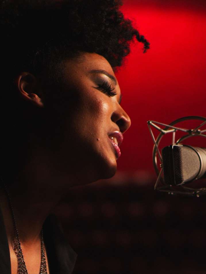 Documentary Features 2014 Winner - 20 Feet From Stardom (2013)